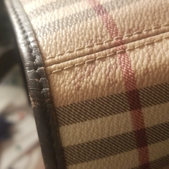 Burberry tote bag (SALE TODAY) - Picture 4 of 11